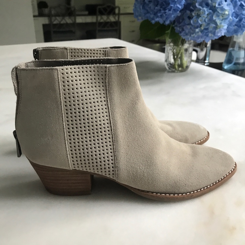 New! Dolce Vita Booties